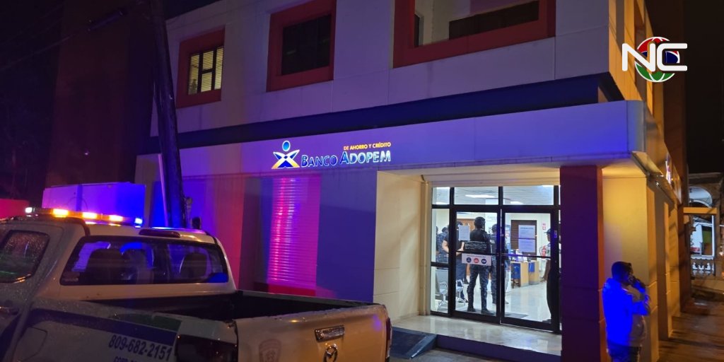 Policía Nacional investiga intento de robo en sucursal bancaria de la ciudad de La Vega

shre.ink/5Sgq

#PN #Investiga #Robo #SucursalBancaria #LaVega #Noticentro13rd
DL