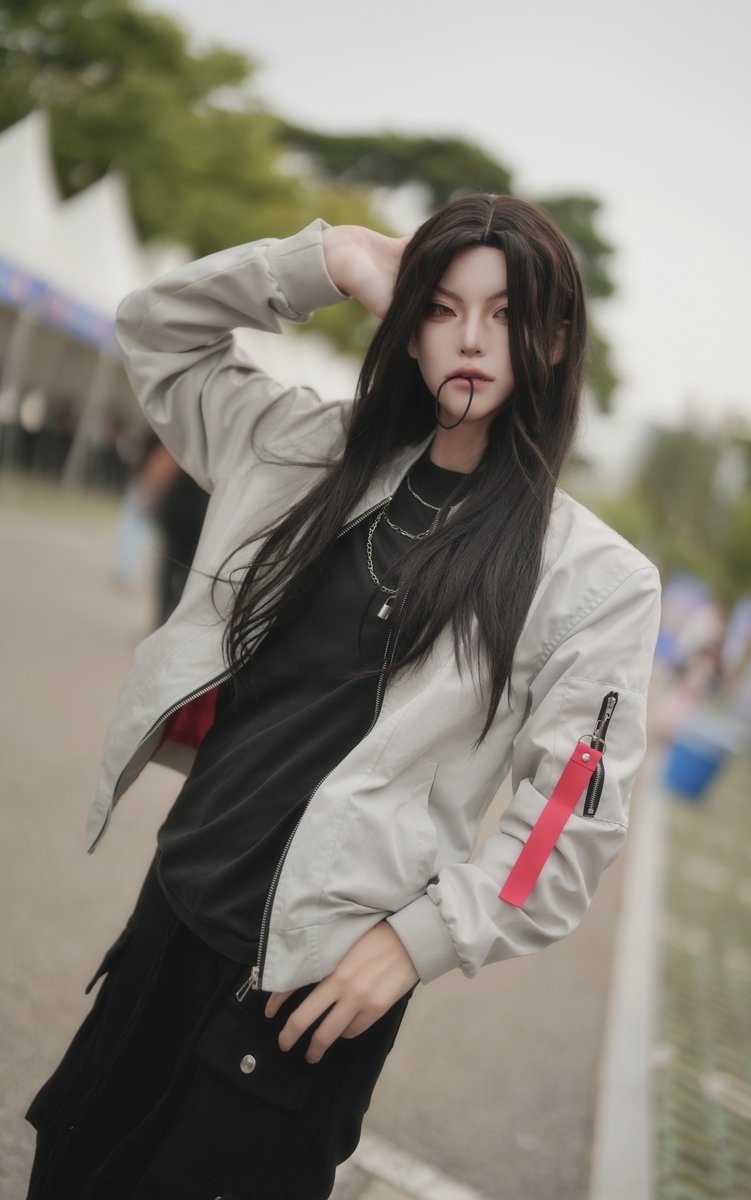 예전에 찍은 코스들 바빠서 방치하다가 이제서야 보정하고 잇는데 여캐 남캐 완전 달라서 웃김...