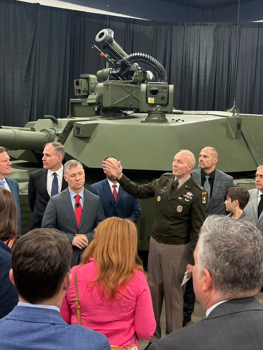 Gen. Randy George, <a href="/USArmy/">U.S. Army</a> Chief of Staff, paid a visit to the 2026 #detroitautoshow — we’re honored to have you, General! 🇺🇸 The #USArmy unveiled an M1E3 Abrams early prototype last week at the Detroit Auto Show, showcasing cutting-edge advancements in firepower &amp; mobility.
