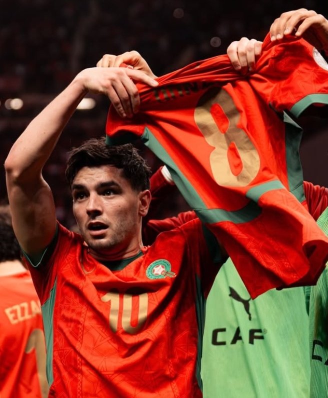 ActuFootMaroc's tweet photo. Seulement 4 joueurs ont 𝗟𝗜𝗞𝗘 le post d'excuse de Brahim Diaz 🇲🇦🤯 :

• Achraf Hakimi. (Capi)
• Yassine Bounou.
• Neil El Aynaoui. 💎
• Munir.

𝗜𝗡𝗚𝗥𝗔𝗧𝗜𝗧𝗨𝗗𝗘, et dire que Brahim célébrait avec le maillot de Ounahi 𝗮𝗽𝗿𝗲̀𝘀 𝘀𝗮 𝗯𝗹𝗲𝘀𝘀𝘂𝗿𝗲... 💔 https://t.co/lDvt93bNfK