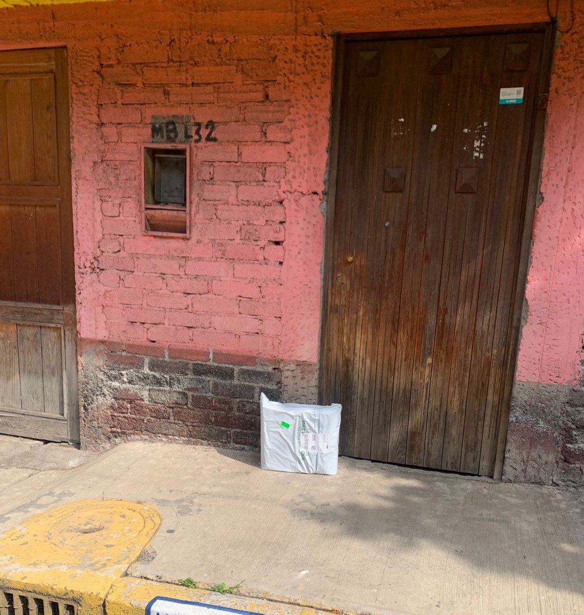 Qué pasa ultimamente con la repartición de <a href="/amazonmex/">Amazon México</a> ustedes creen que esta es una manera de entregar las cosas??