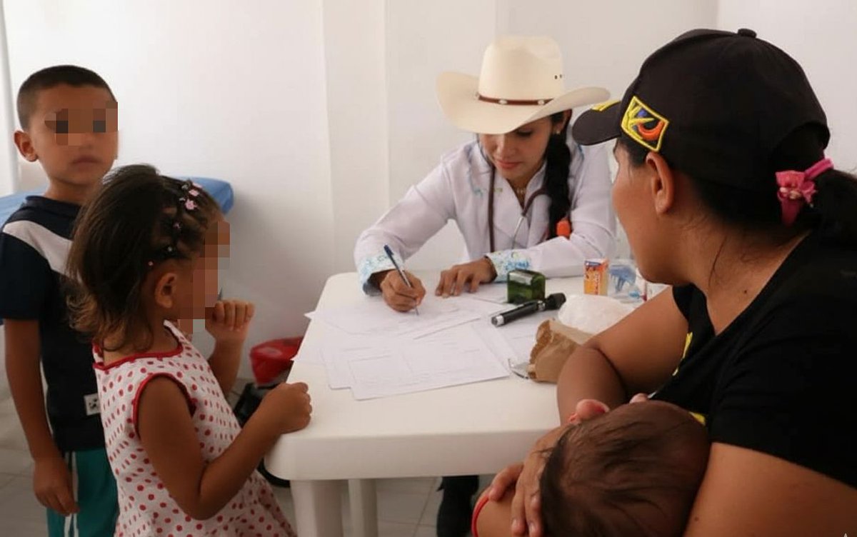 Hace 10 años era gerente del Hospital Juan Hernando Urrego de Aguazul. 👩🏻‍⚕️💙

Ser médica es escuchar, dedicar tiempo y atender con humanidad. La salud se cuida con conocimiento, pero también con corazón.

Porque servir bien también es decidir bien.

#2016 #2026