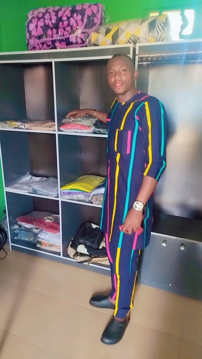 wisdommaster01's tweet photo. @Mazitundeeednut I'm dry cleaner,  please boss it will go a long way for me to get a washing machine, and a generator. De dressing na packaging boss https://t.co/UhaiHGEiuL