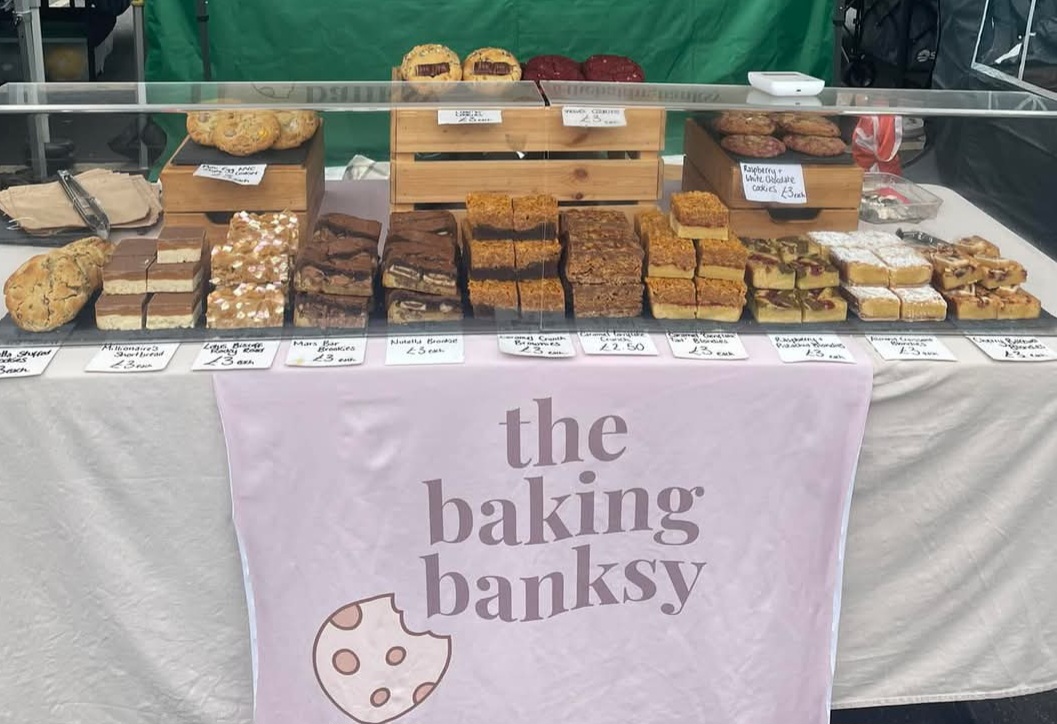 FarsleyMarket's tweet photo. Hot drinks & sandwiches are available inside from the Market Cafe, or if you prefer, select from a range of drinks at the #Beantastic stall, and cake from #TheBakingBanksy!
We open 9:30-1pm and the cafe serves around 10-12:30
#Farsley #NewStreet #LS285DJ #24Jan https://t.co/PCzYRppYJK