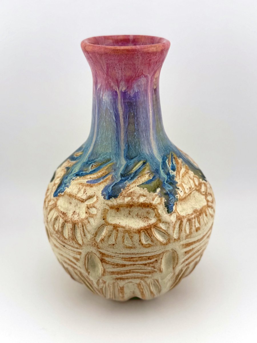 thesarahshow's tweet photo. HyperJinn 🧞

Saying what I want to say in clay https://t.co/IgImPlY6v3