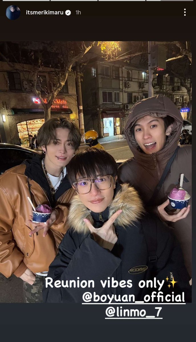 I loveeee seeing how any mini into1 reunion would bring out insiders onto my tl 😭 We really are always there waiting for our boys 😭😭😭