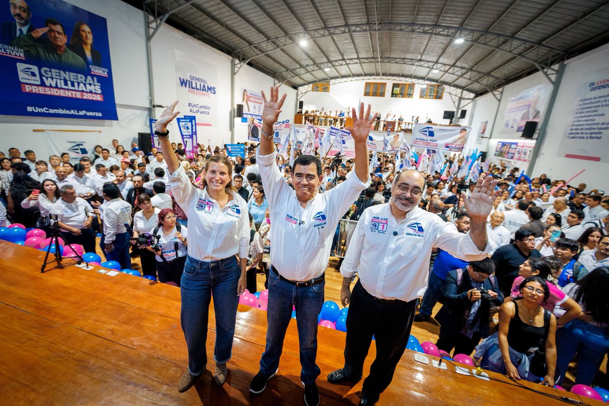 AvanzaPais_Peru's tweet photo. ¡Gracias a cada militante y colaborador! Con la presentación de nuestra Plancha Presidencial demostramos que se puede hacer política de otra manera. 
Esto es Avanza País. Es momento de un #CambioALaFuerza https://t.co/P0rWgL58hb