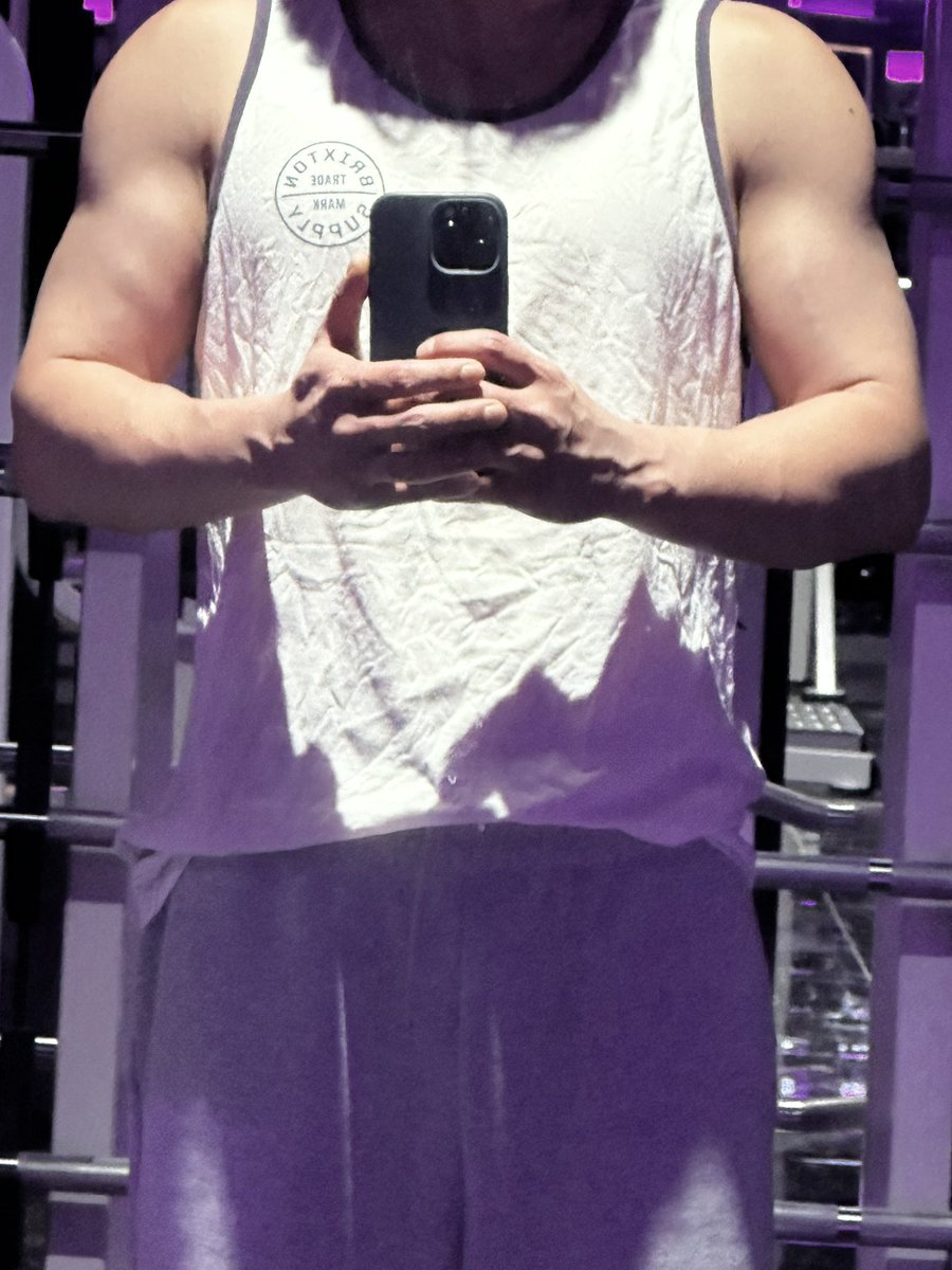 정~~~~말 느리게나마 변하긴 하는듯..
작아지지 않는게 어디냐 어휴