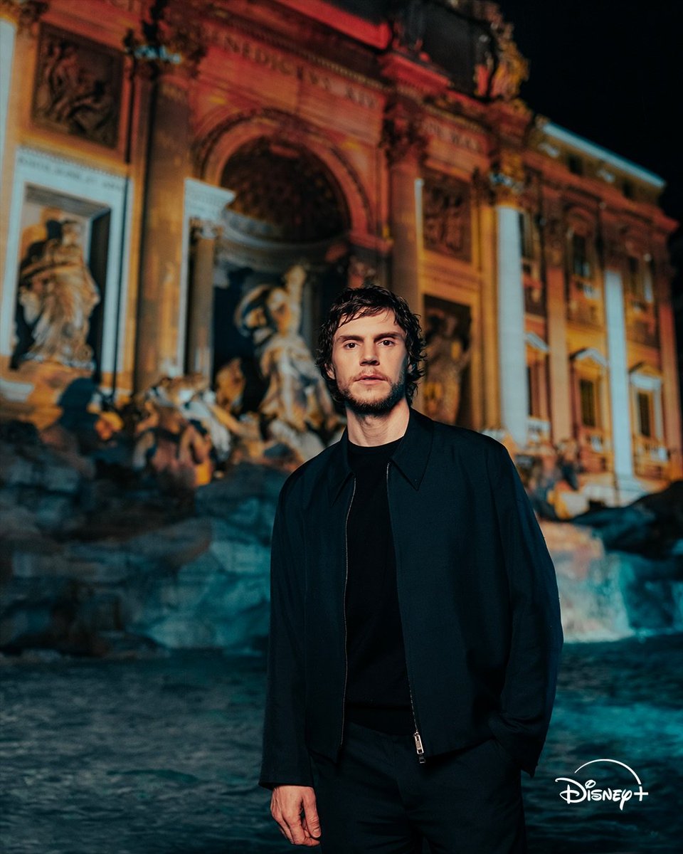 EvanPetersBR_'s tweet photo. NEW! 🚨 Evan Peters em nova foto durante a Premiere de "The Beauty" na Itália. 📸 https://t.co/96vpbMPH4u