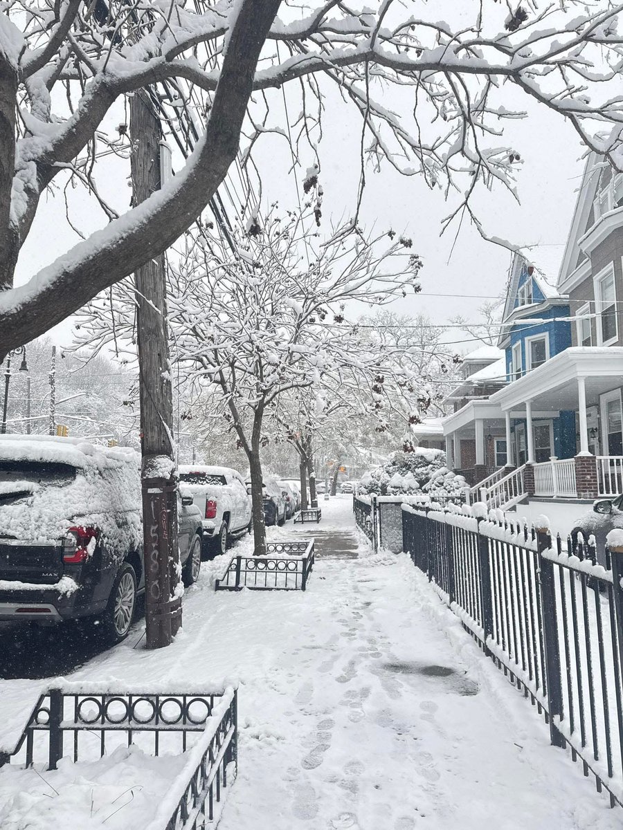 IlennSantos's tweet photo. Winter in New York City 🌨️❄️☃️

For more: https://t.co/xmZhK07SpK

#JobSearch #HiringNow #CareerOpportunities
#JobSeekers #Employment #NowHiring #usa 
#JobOpening #JobHunt #Careers #canada #WorkOpportunities #remote #wfh #jobs https://t.co/siAMH7Myd3