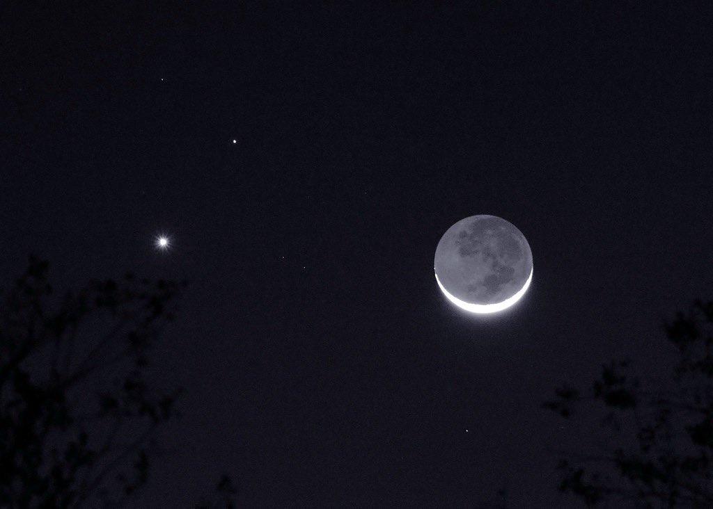 astropics's tweet image. The Moon, Mars and Venus