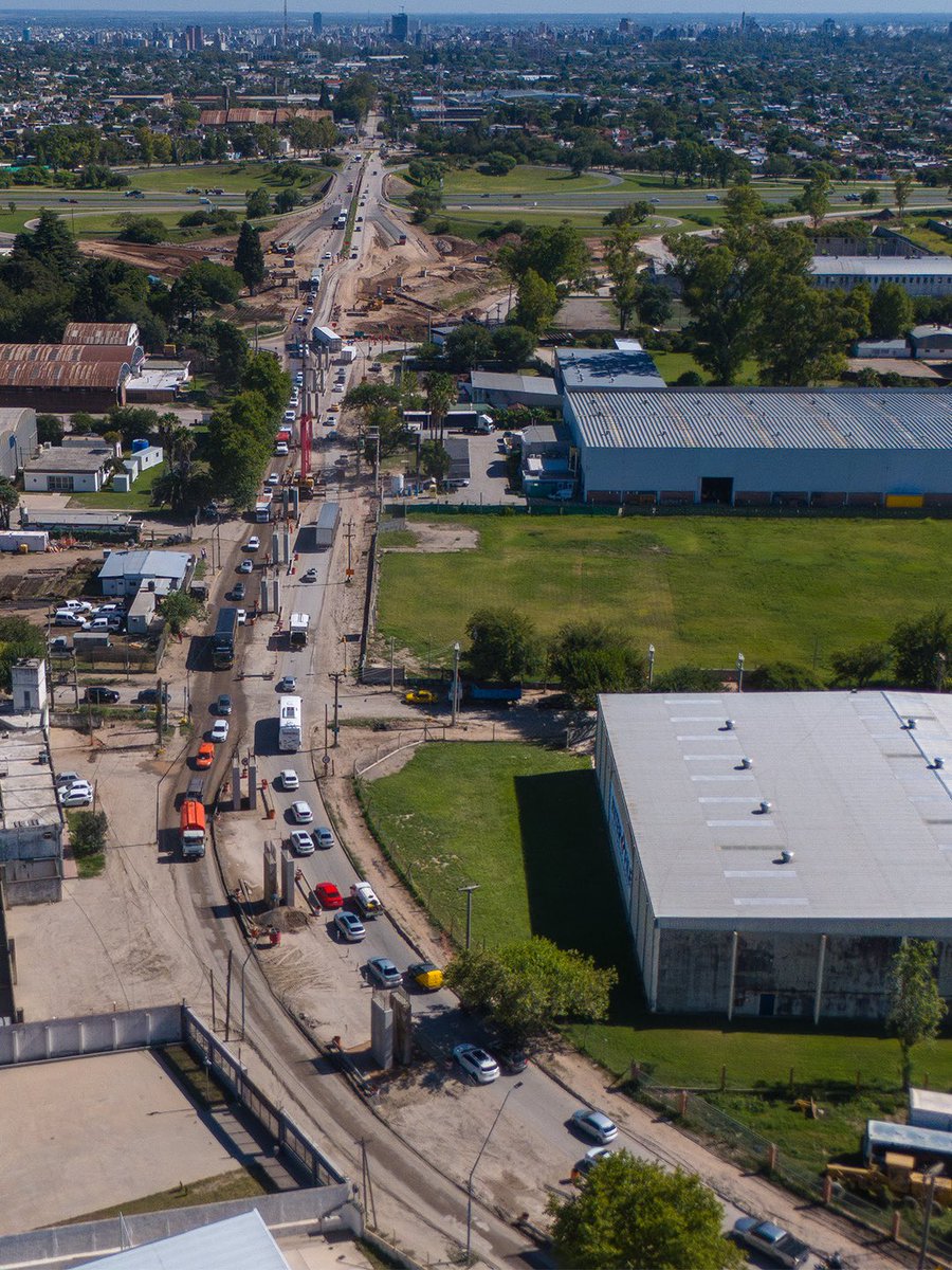 CamdelasSierras's tweet image. 🚧 La intervención será entre las 8 y las 19 hs. tanto mañana jueves como el día viernes.

🚗 Afectará a quienes transiten por calle Defensa y quieran dirigirse hacia el centro, y a los automovilistas que quieran acceder a #Ruta36 desde calle Ordóñez.

#SeguimosHaciendo 🛣️👷🦺