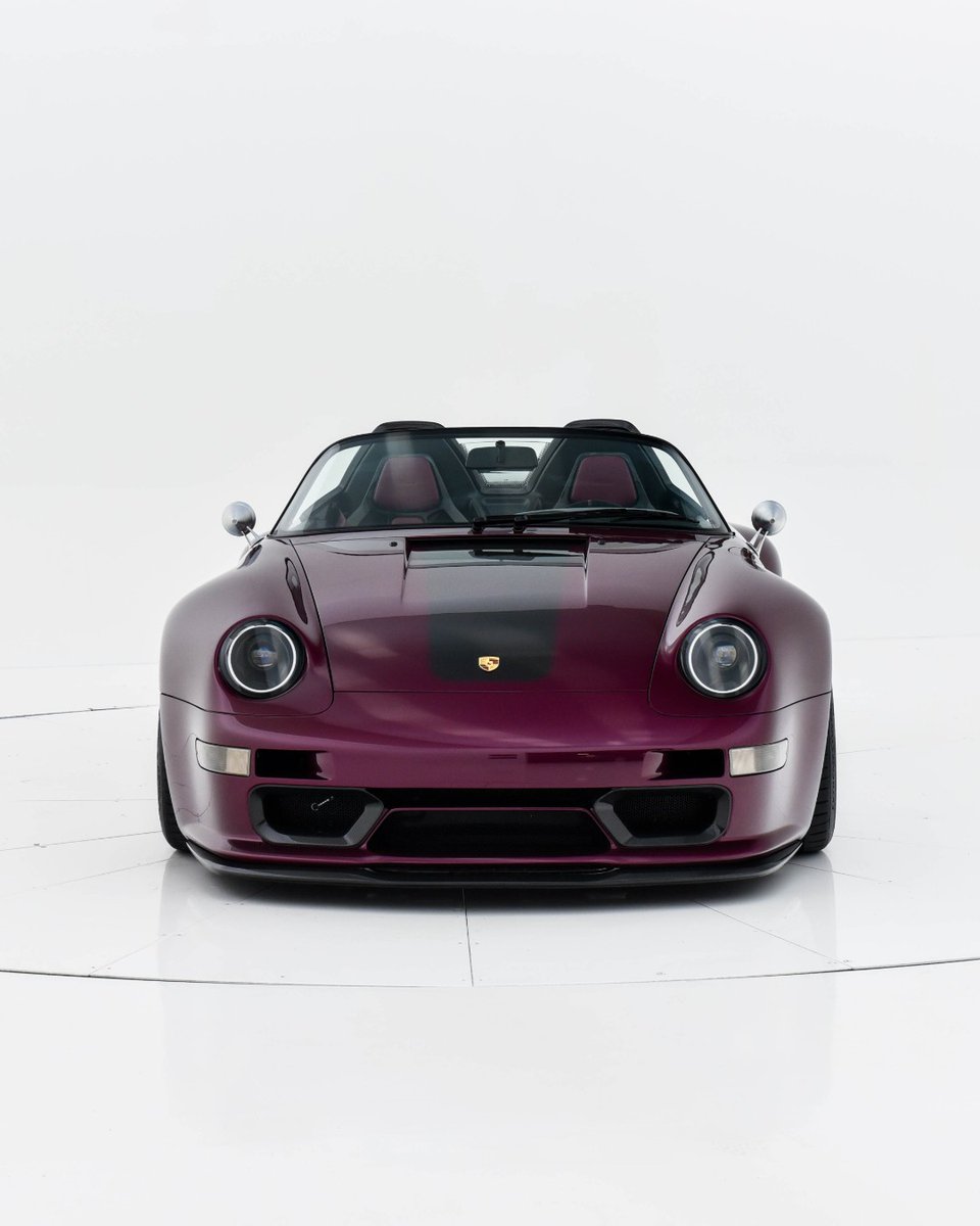 duPontREGISTRY's tweet image. Presenting an exceptionally rare and highly bespoke modern air-cooled reinterpretation, a 1997 Porsche 911 Speedster (993) Reimagined by Gunther Werks. 

This particular example is one of just 25 units built worldwide and is dubbed Mystique, and is finished in Amethyst Metallic