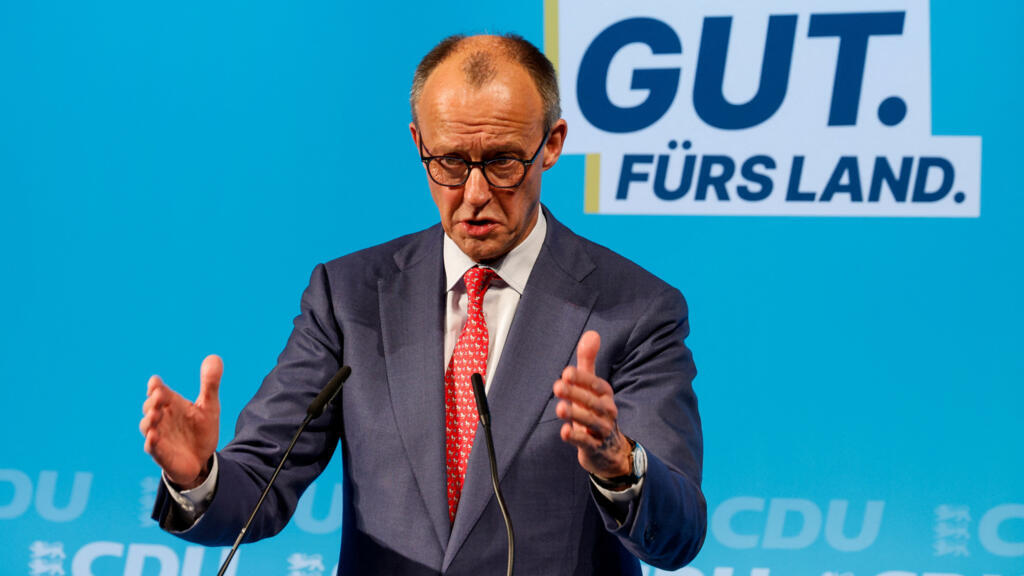 德国总理默茨最近狠狠打脸重罪川关于格陵兰面临俄中战略威胁的谎言：美军曾经在格陵兰驻军3万，逐步减少到现在不足200，如果美国真的受到威胁，不是应该从200增加到3万而不是相反吗？
请傻逼川粪解读一下，默茨哪点说错了？那些坚信药价可以下降600％的数学天才傻逼川粪就请不要参与讨论了，接不住。