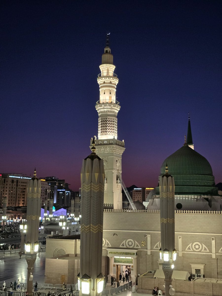 sukkaryeater's tweet image. Moon today

#Madinah
