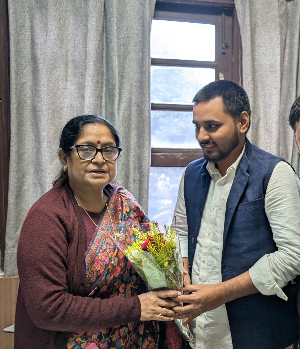 शिष्टाचार भेंट,छात्र हित में सकारात्मक बातचीत 
निदेशक प्रमुख( पारा मेडिकल ,नर्सिंग ,परिवार कल्याण, बाल स्वास्थ्य एवं रोग नियंत्रण, जन स्वास्थ्य) आदरणीया Dr Rekha Jha जी से शिष्टाचार मुलाकात हुई! हमने उन्हें बधाई दिया एवं  छात्र हित में सकारात्मक बातचीत किया!