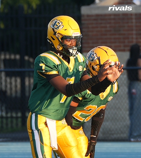 WillVapreps's tweet photo. Bethel quarterback Alex Lewis has committed to Virginia Union @VUU_Football @coachporterWR @VaPrepsRivals @Bethel_BruinsFB 

https://t.co/qnFoY7dPUL https://t.co/hc709Lexvk