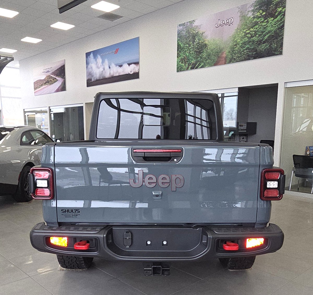 ShultsofWarren's tweet image. SAVE OVER $7,500 on this 2025 Jeep Gladiator Rubicon with Your SHULTS DISOUNT!

Returning Stellantis customers could SAVE an additional $1,500 with Stellantis Loyalty Bonus Cash!

Drop in for a closer look, we’re always happy to help!

814.726.3150
edshultsofwarren.com/new-inventory/……