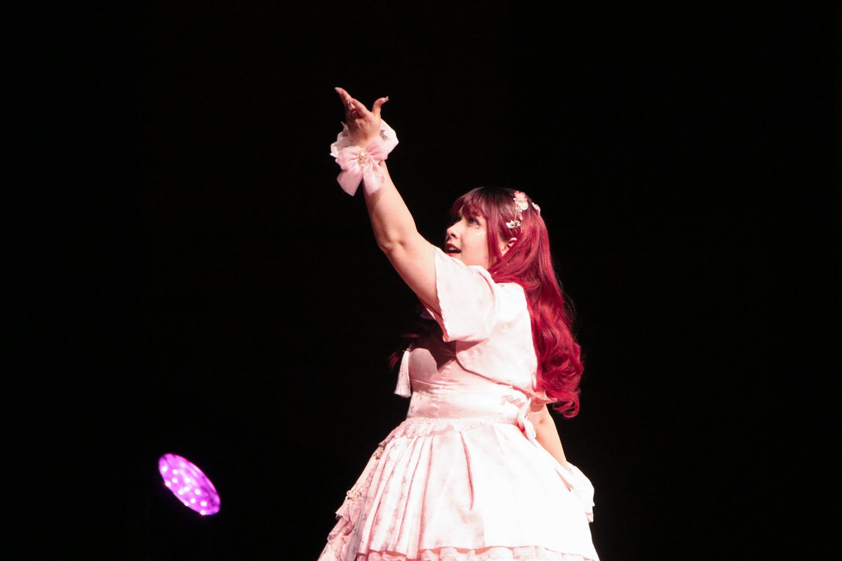 💫 “I'll love like I dream - dream like I love!” 💫

📷: lenischen_photo on IG
🖌: <a href="/kiiska_jul/">Jul 💞</a>

While we added some new songs to our setlist, we also wanted to bring back some songs we haven’t performed in a while. These songs perfectly finished off the year 2025 for us.✨