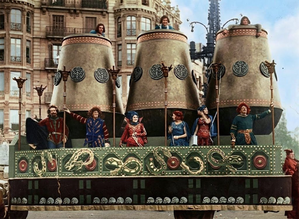 Antiga Barcelona acolorida tweet media