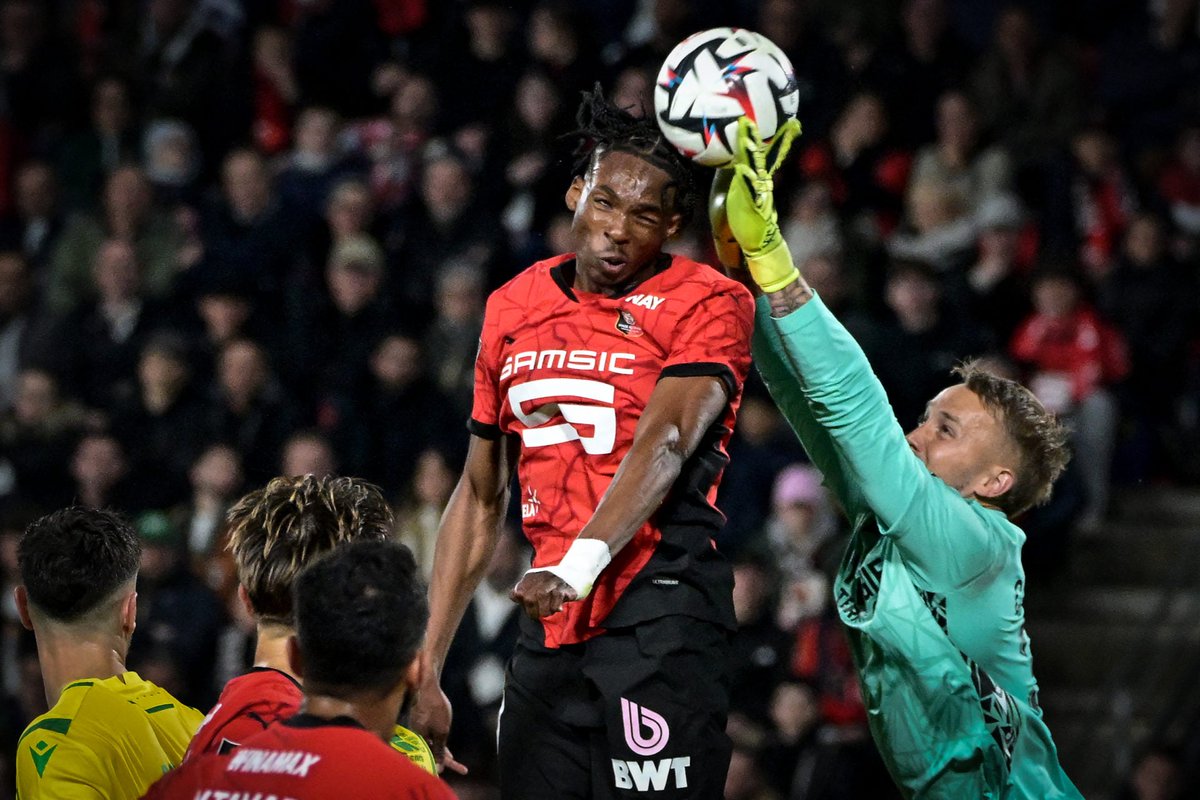 🚨 Rennes are valuing Jérémy Jacquet at around £61m, but Chelsea were looking at closer to £39m, not including add-ons, which could take it towards £48m. 

(<a href="/kierangill_DM/">Kieran Gill</a>) #CFC