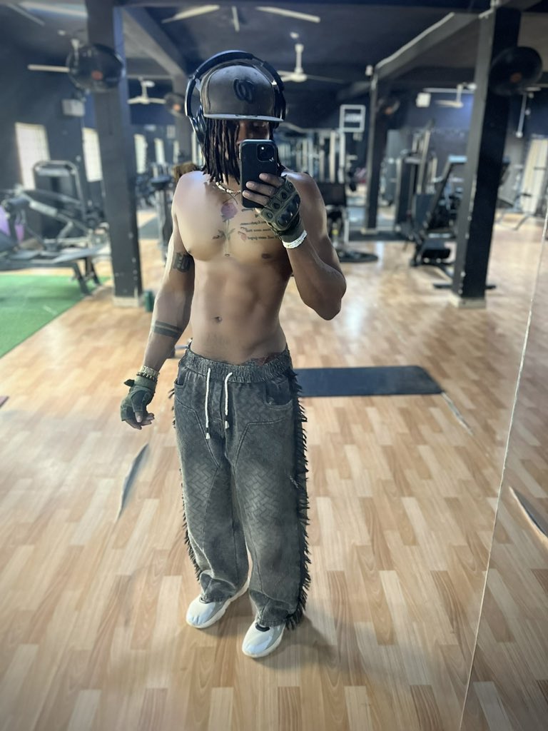 haridaking tweet media