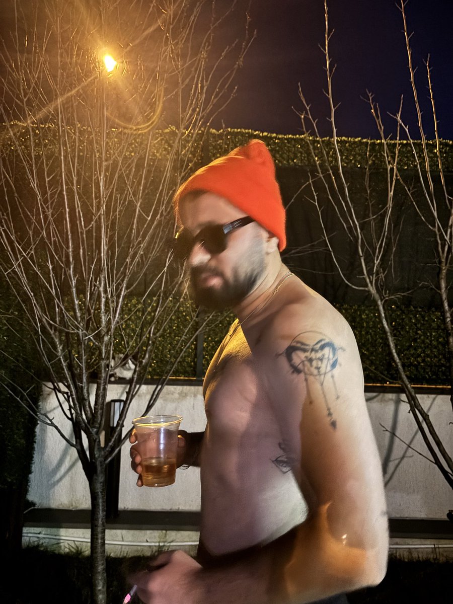 Mangal yakarken bizim rolleniş