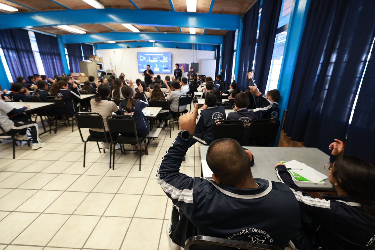 Como parte de las estrategias de prevención y atención temprana dirigidas a la niñez y adolescencia, el Gobierno de Jalisco, a través de la Comisión de Búsqueda de Personas de Jalisco, realizó una jornada de sensibilización sobre el reclutamiento forzado.