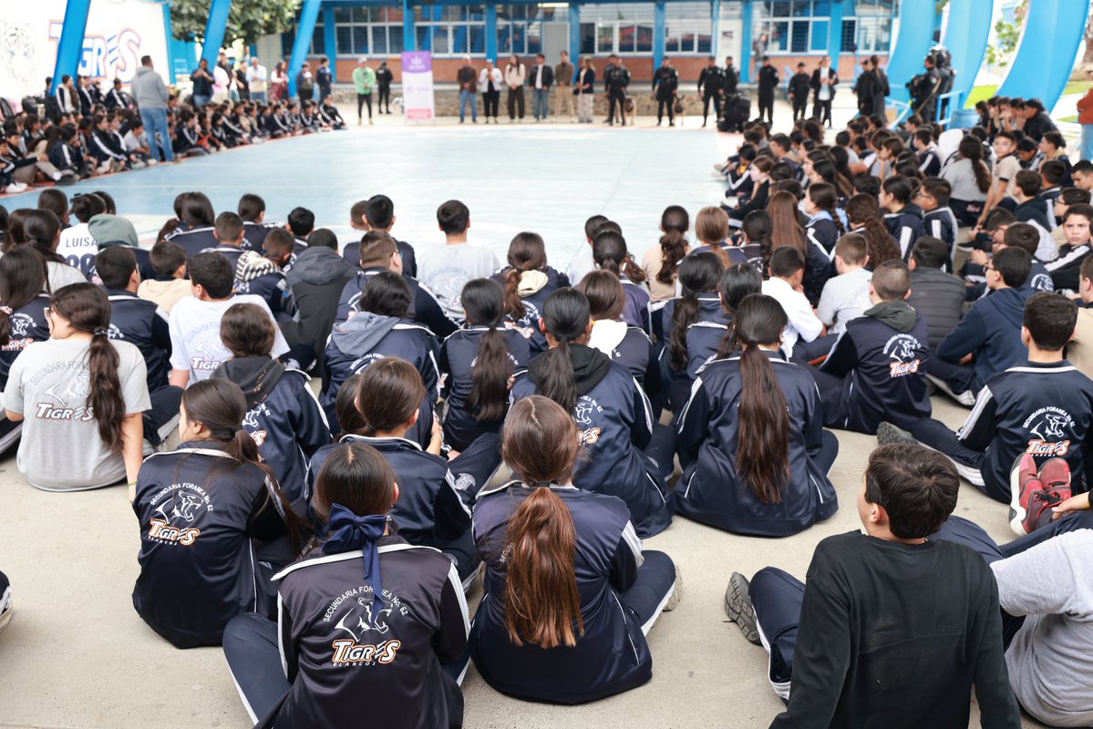 A estudiantes de la Escuela Secundaria Foránea 62 “María Dolores Pacheco”, en el municipio de Zapotlanejo.

Conoce más➡️ comisiondebusqueda.jalisco.gob.mx/prensa/noticia…