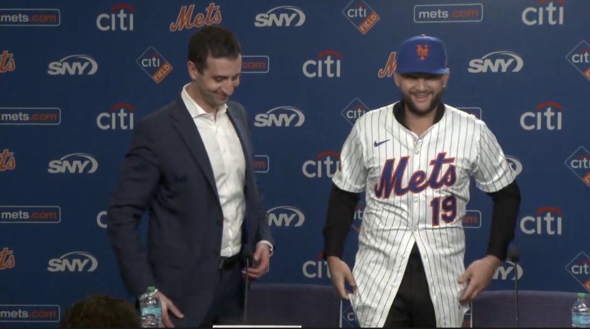 Bo Bichette is officially a Met