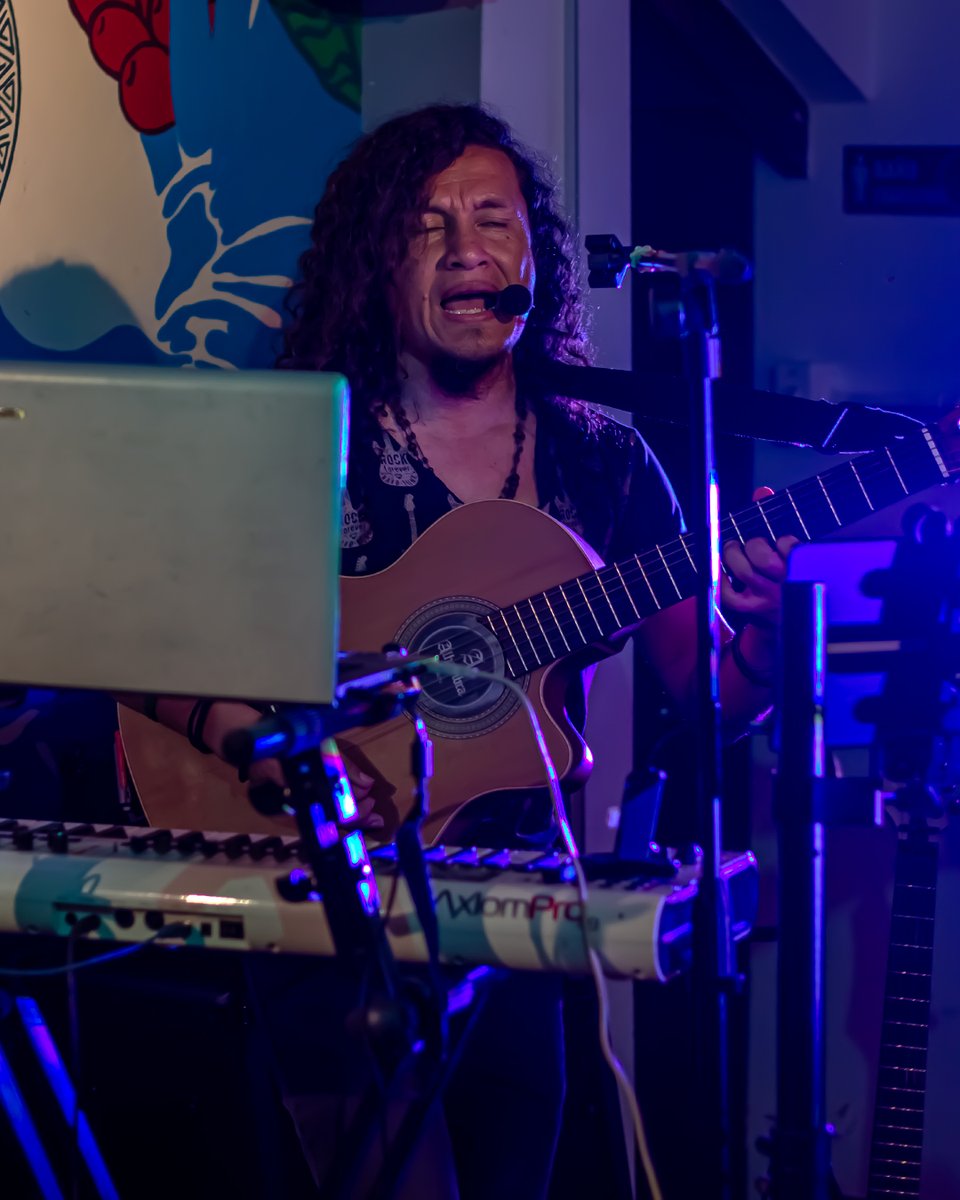 DanteLoopMusic's tweet image. ¡Construyendo catedrales de sonido! 🧱🎶

Dante Loop coloca cada capa musical con precisión quirúrgica. Mira cómo el silencio se convierte en una sinfonía frente a ti.

¿Te gusta más el inicio de la canción o cuando ya están todas las capas sonando? 🤔

#LoopArtist