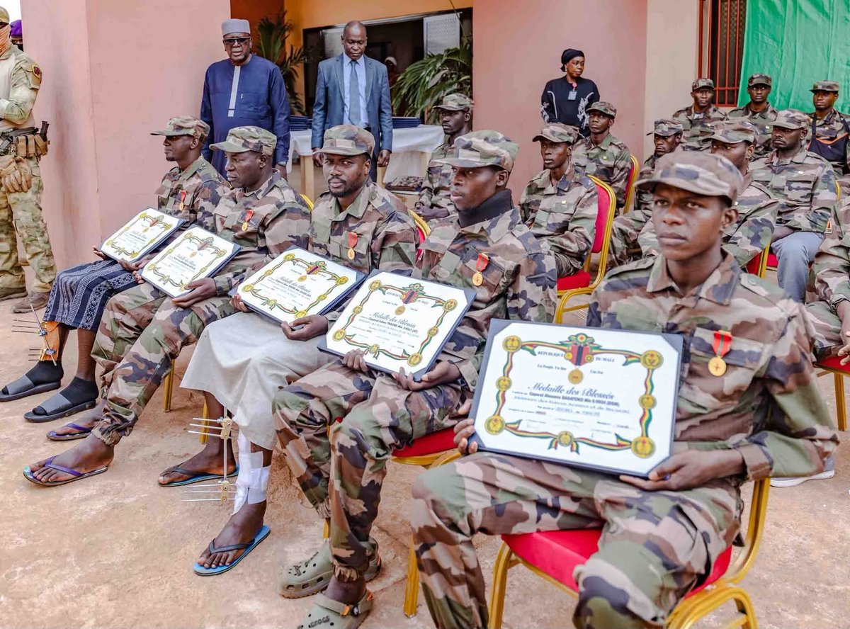 AES INFO tweet media