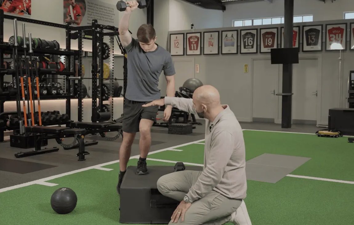 📮ثريد اليوم عن الورك .. ❤️‍🔥

3 مبادئ توجيهية لإدارة آلام الورك الجانبية الفعالة 
"3 Guiding Principles for Effective Lateral Hip Pain Management"

قد يكون علاج آلام الورك الجانبي صعبة ! 
خاصة عندما يمشي مريضك محبطًا ومحرومًا من النوم وغير متأكد ما الذي يجعل الأمور أسوأ.

🌟وهذه