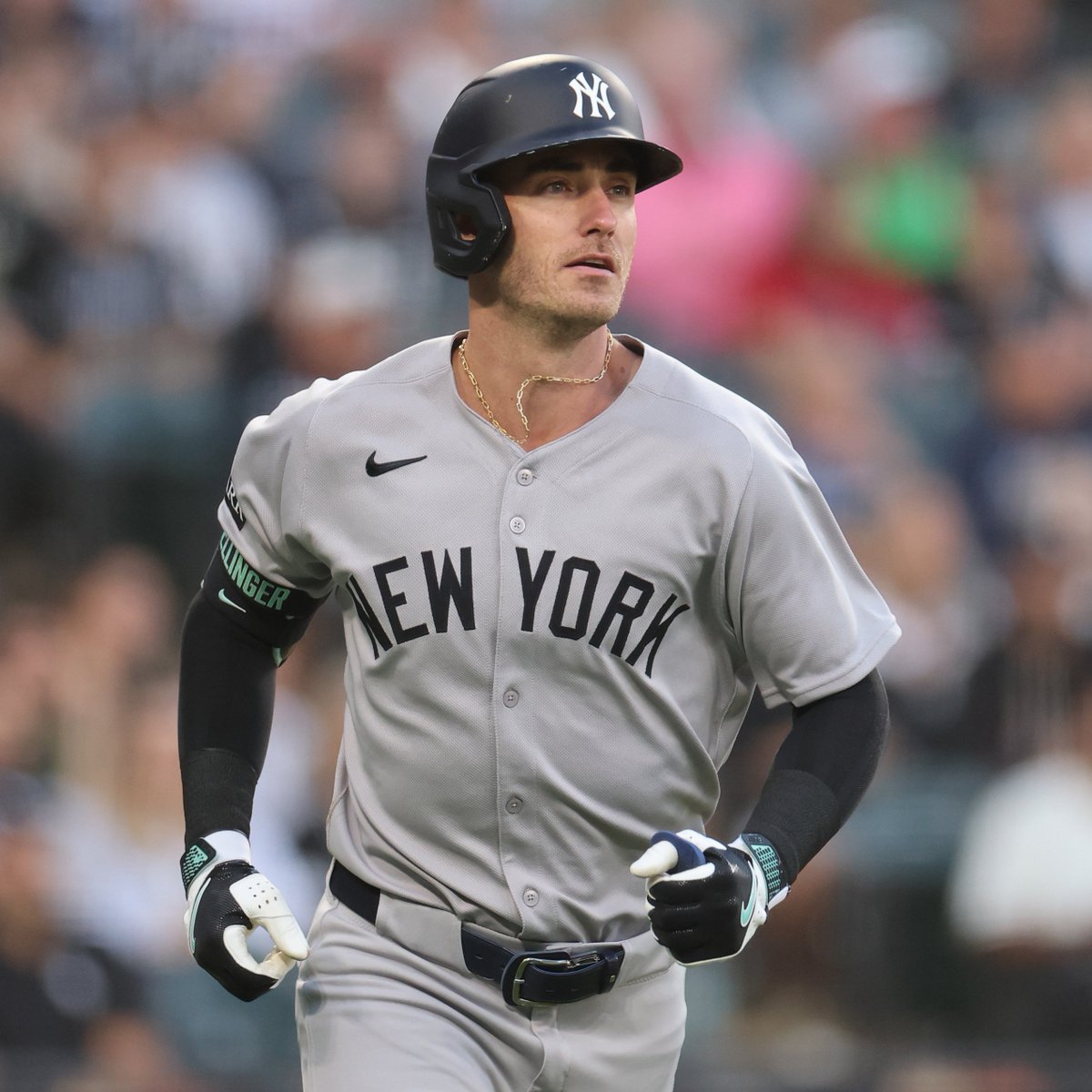 BREAKING: Cody Bellinger is re-signing with the Yankees, per <a href="/JeffPassan/">Jeff Passan</a>