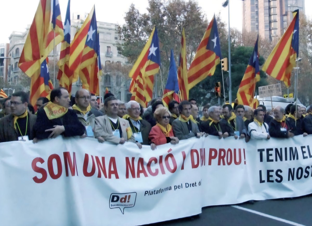 Aviat farà 20 anys de la manifestació pel dret a decidir sobre les nostres infraestructures!!! 
I encara estem igual? Dimissions ja!