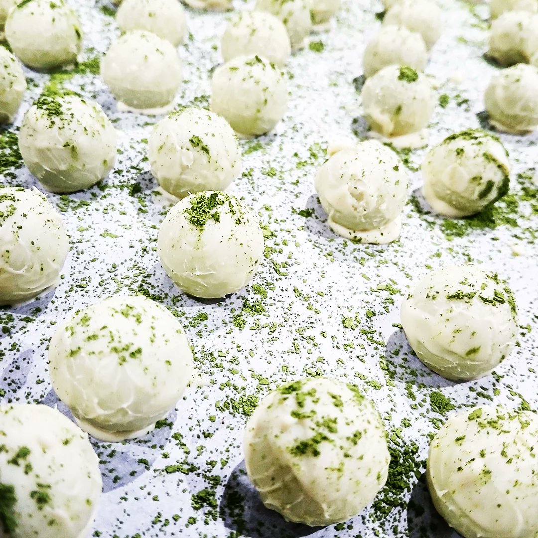 New Matcha Tea &amp; Vanilla Truffles 🍵 as we get ready for Valentines Day 💝 #ValentinesDay #thechocolateshop #churchtownvillage #matchatea 🌿🌱
