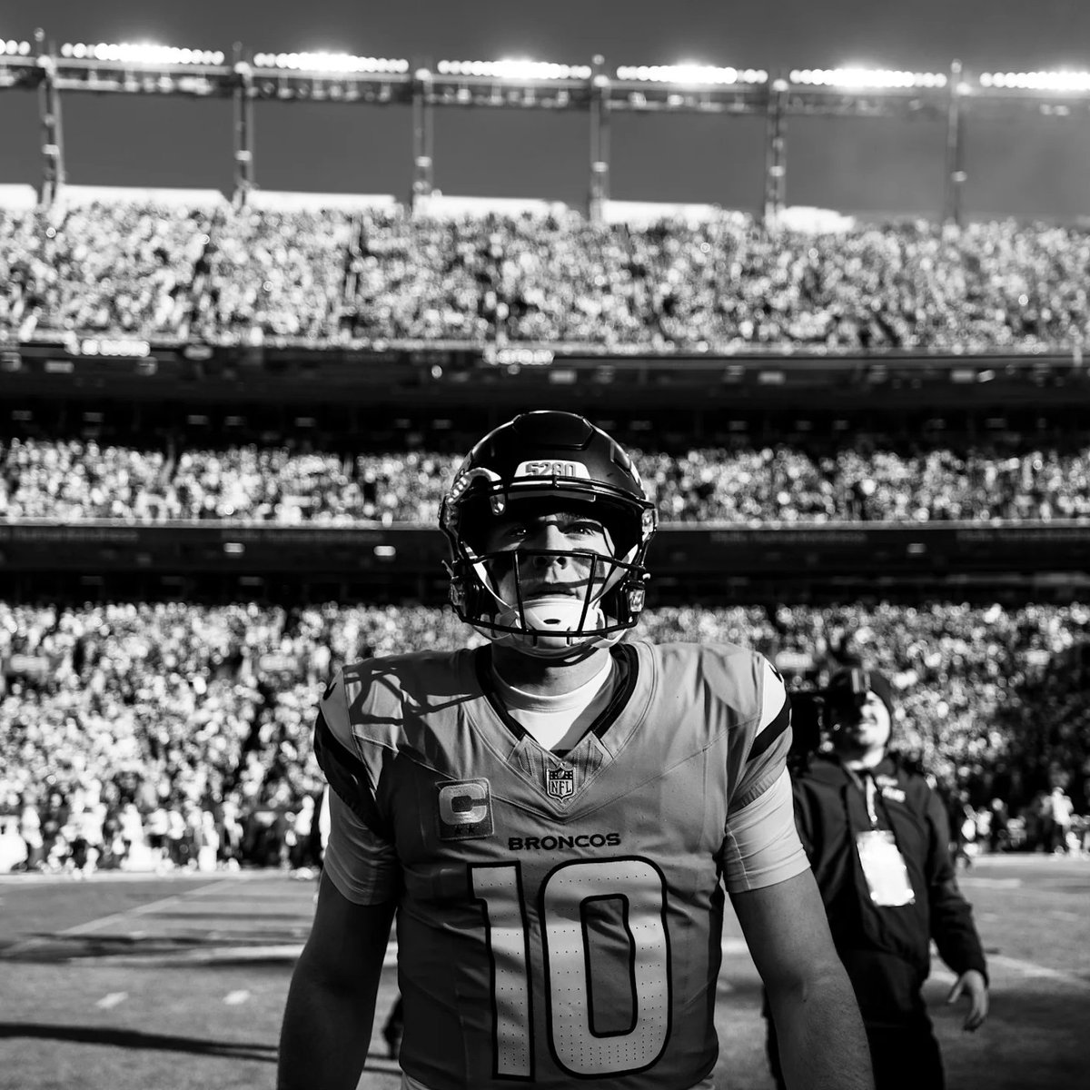 SleeperBroncos's tweet image. Since his season is unfortunately over, let me put this out there

Doubters love to critique Bo Nix, but they rarely talk about his resume...

🔶 First QB EVER: 20+ wins, 7,500+ yards, 50+ TDs in first two seasons
🔷 T-Most wins by a QB in first two seasons (24)
🔶 T-Most