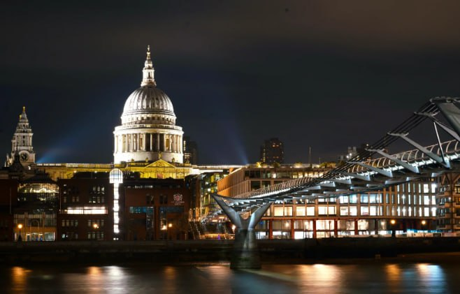 Agatha2531's tweet photo. London’s skyline glowing under the night sky an endless sea of lights and dreams. 🌙📷 💫 https://t.co/OkoSWp59cl