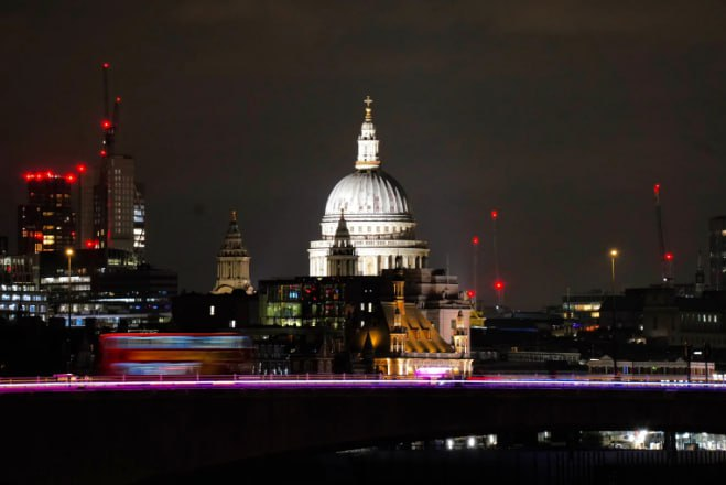 Agatha2531's tweet photo. London’s skyline glowing under the night sky an endless sea of lights and dreams. 🌙📷 💫 https://t.co/OkoSWp59cl