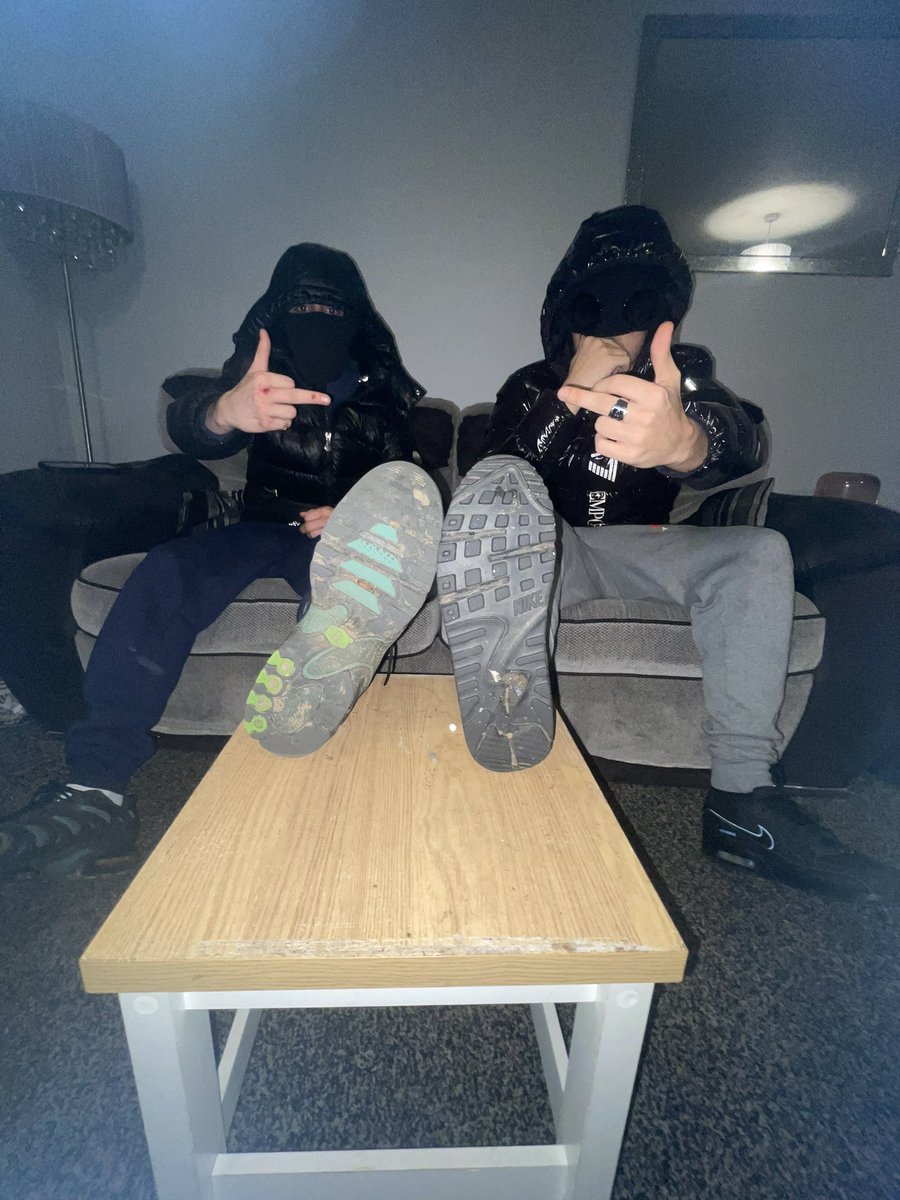 Me and <a href="/CashkingLB/">CashKingLB</a> in our shiny coats and balaclavas intimidating you losers into sending 🎂🎈