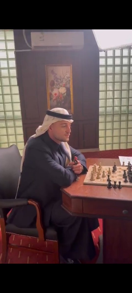 ما شاء الله 
الشيخ سافتيش مشخص و يسلم عليكم 💙🤍