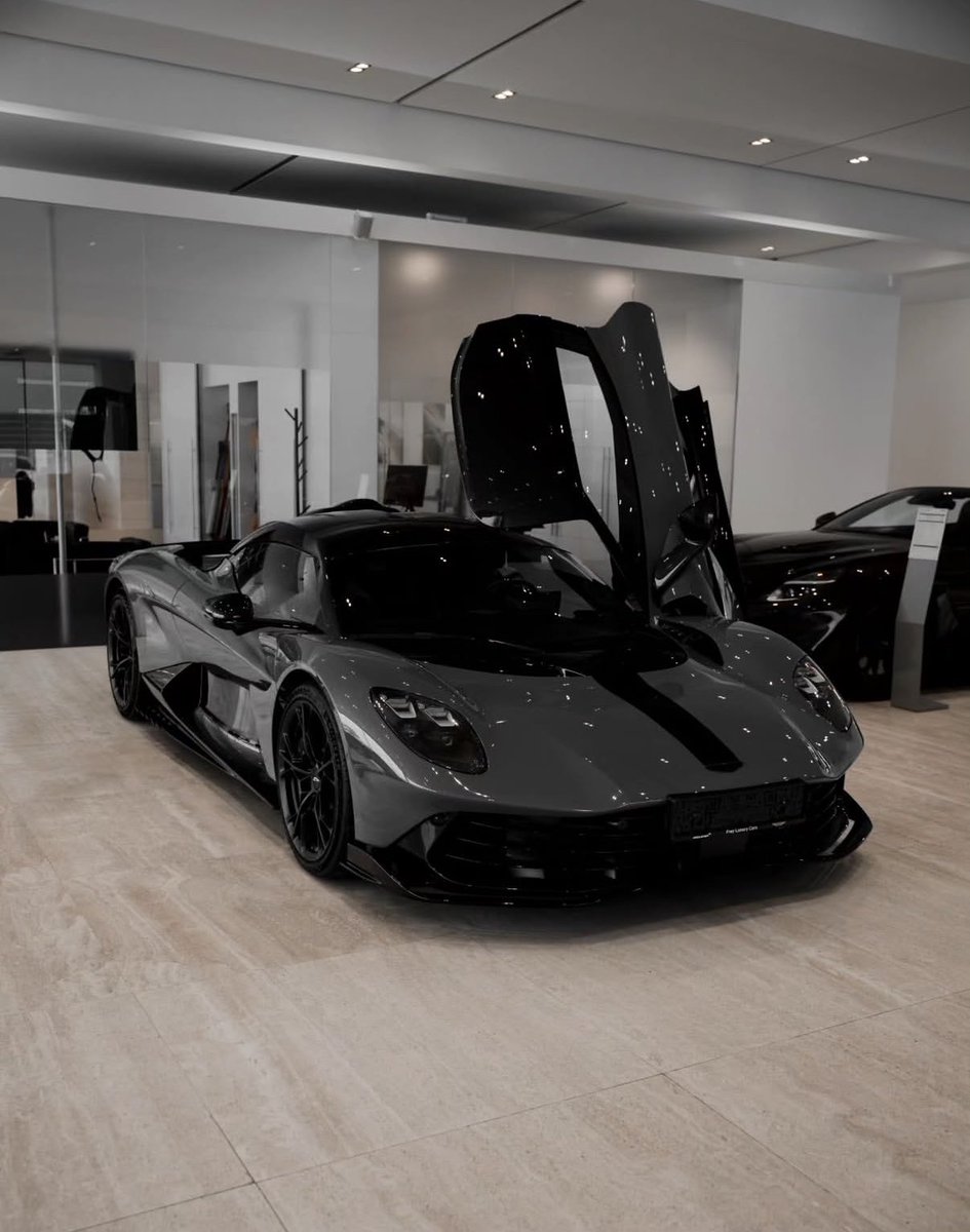 LUX Cars tweet media