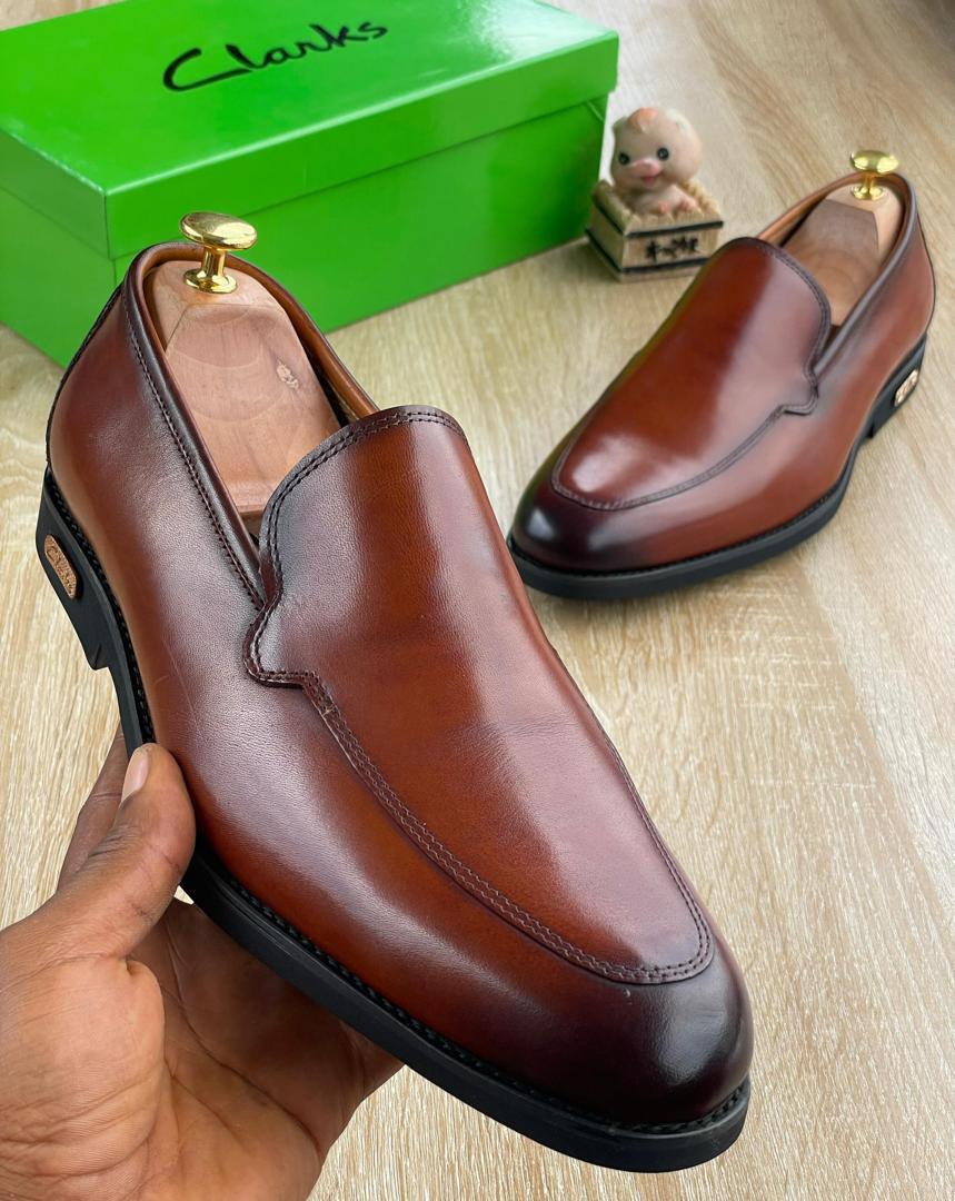 Phinesmiles's tweet photo. NEW INN🖤🖤🔥🔥
BLACK 41 TO 46
BROWN 43 TO 46
#52k EACH. FULLY BOXED
TOP QUALITY💯👍✅
AVAILABLE FOR PICKUP https://t.co/i7ZU6fmf67