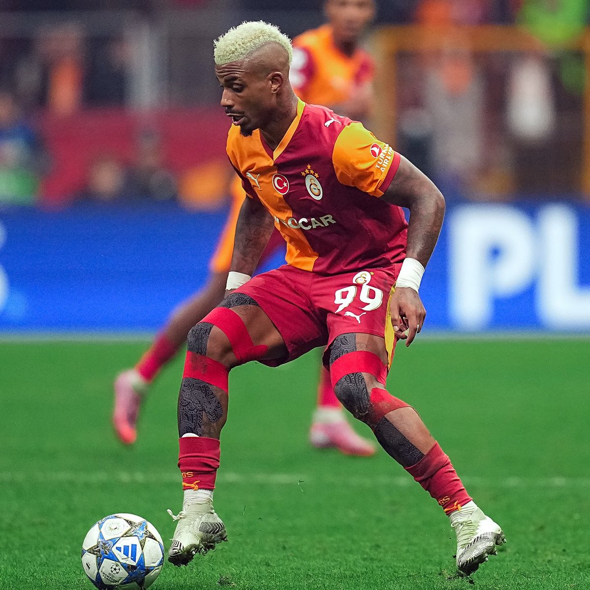 Atletico Madrid karşısında Galatasaray adına ilk yarının en iyisi 7.1 reyting ile Mario Lemina oldu.