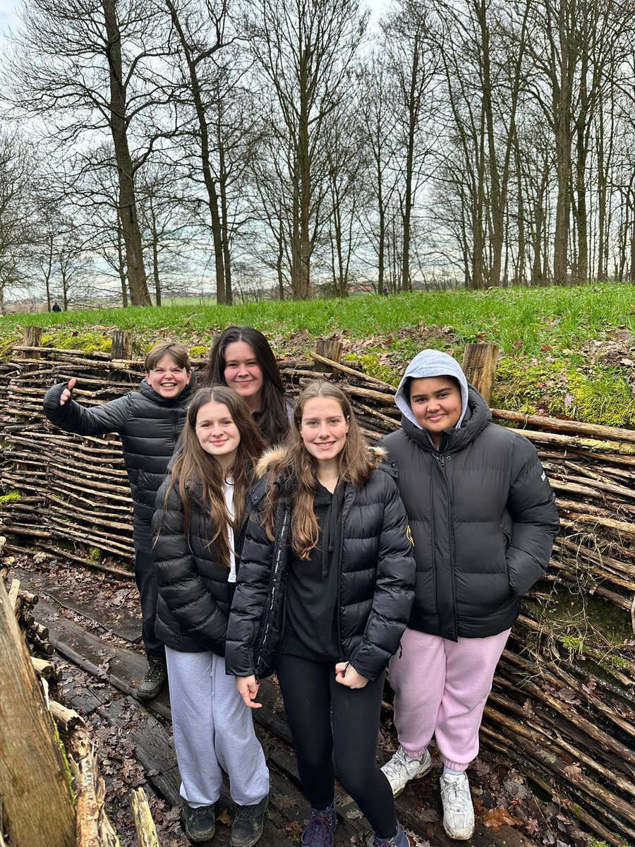 STMComprehensive tweet media