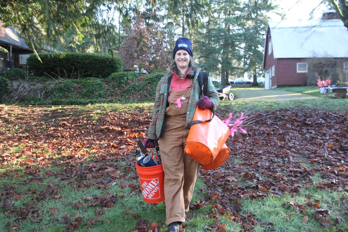 We partnered with the Washington Native Plant Society on park restoration efforts at Celebration Park and Steel Lake Annex over the weekend. More than 40 community members rolled up their sleeves to install plants at both parks.

Thanks to everyone who came out to help keep our