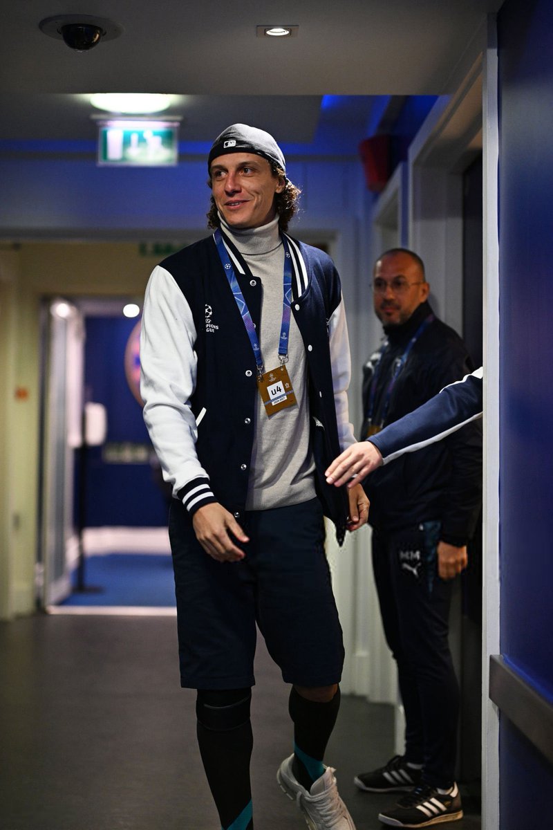 CFCPys's tweet image. Welcome back, David Luiz! (@ChelseaFC)