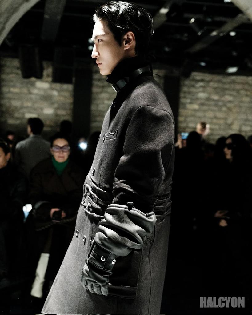 1024updates's tweet image. [📷] Seonghwa walking the runway for Songzio 2026 Autumn Winter Collection

#SEONGHWA #성화 @ATEEZofficial 
#SONGZIOFW26 #SONGZIO
