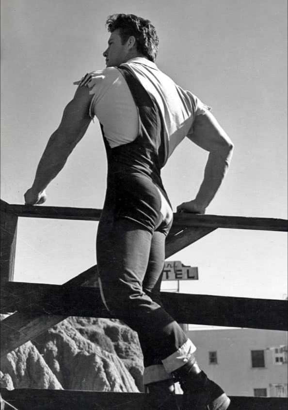 If you want something visual that's not too abysmal, consider Peplum superstar and idol of the gays Steve Reeves who was BOTD in 1926 and died in 2000 at the age of 74. He was famous in the mid-1950s as a movie star in Italian-made sword-and-sandal films