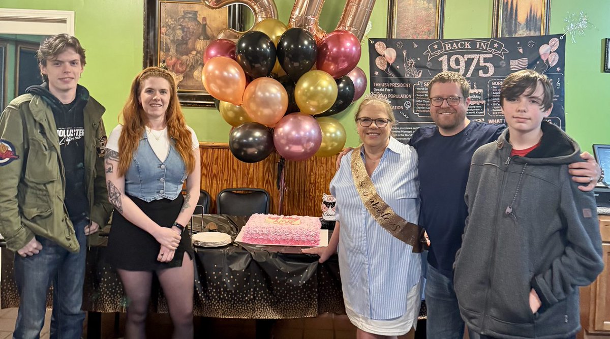 BrandSourceWIB's tweet image. Sometimes the most powerful business tool is not tech or tactics but connection 💜🤝 Amy Liles shares how community, camaraderie and WiB relationships helped her grow a thriving business.

yoursourcenews.com/2026/01/the-hu…

#WomeninBusiness #ItsAboutTheMembers #FurnitureBuyingGroup